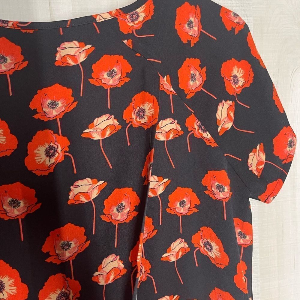 CABi navy and orange floral‎ short sleeve top, size small - Picture 12 of 14